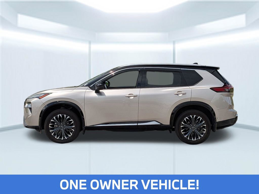Used 2024 Nissan Rogue Platinum w/ Platinum Premium Package FWD image 2