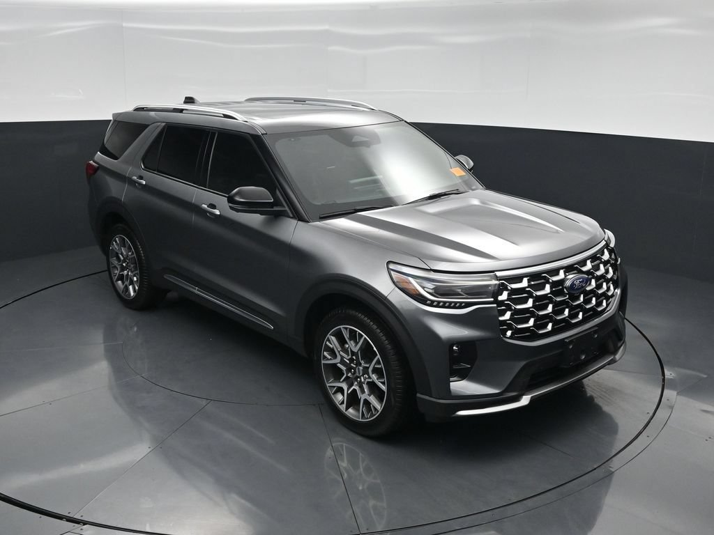 Certified 2025 Ford Explorer Platinum w/ Ultimate Package AWD/4WD image 41