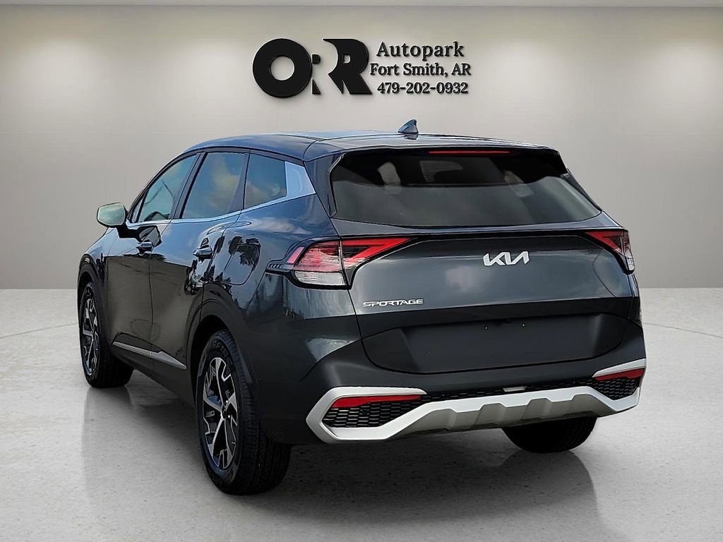 Used 2024 Kia Sportage EX FWD image 4