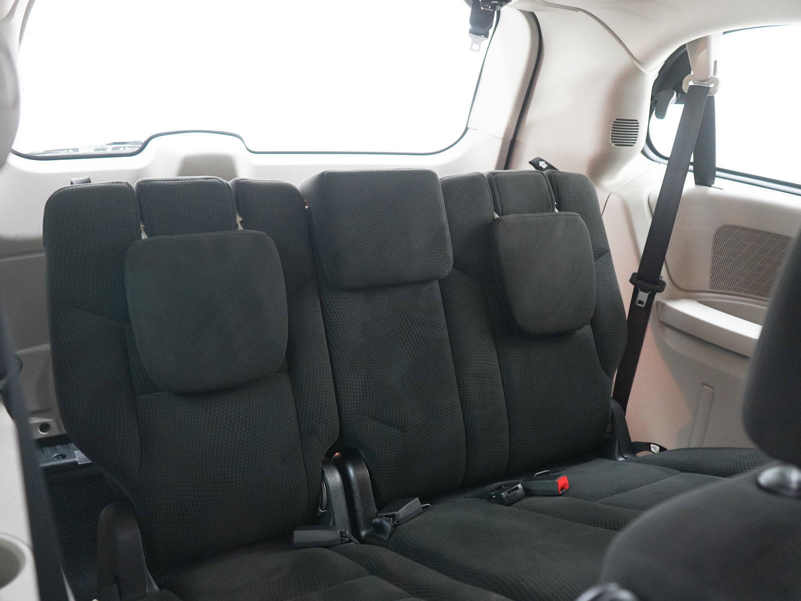 Used 2015 Dodge Grand Caravan American Value Package FWD image 13