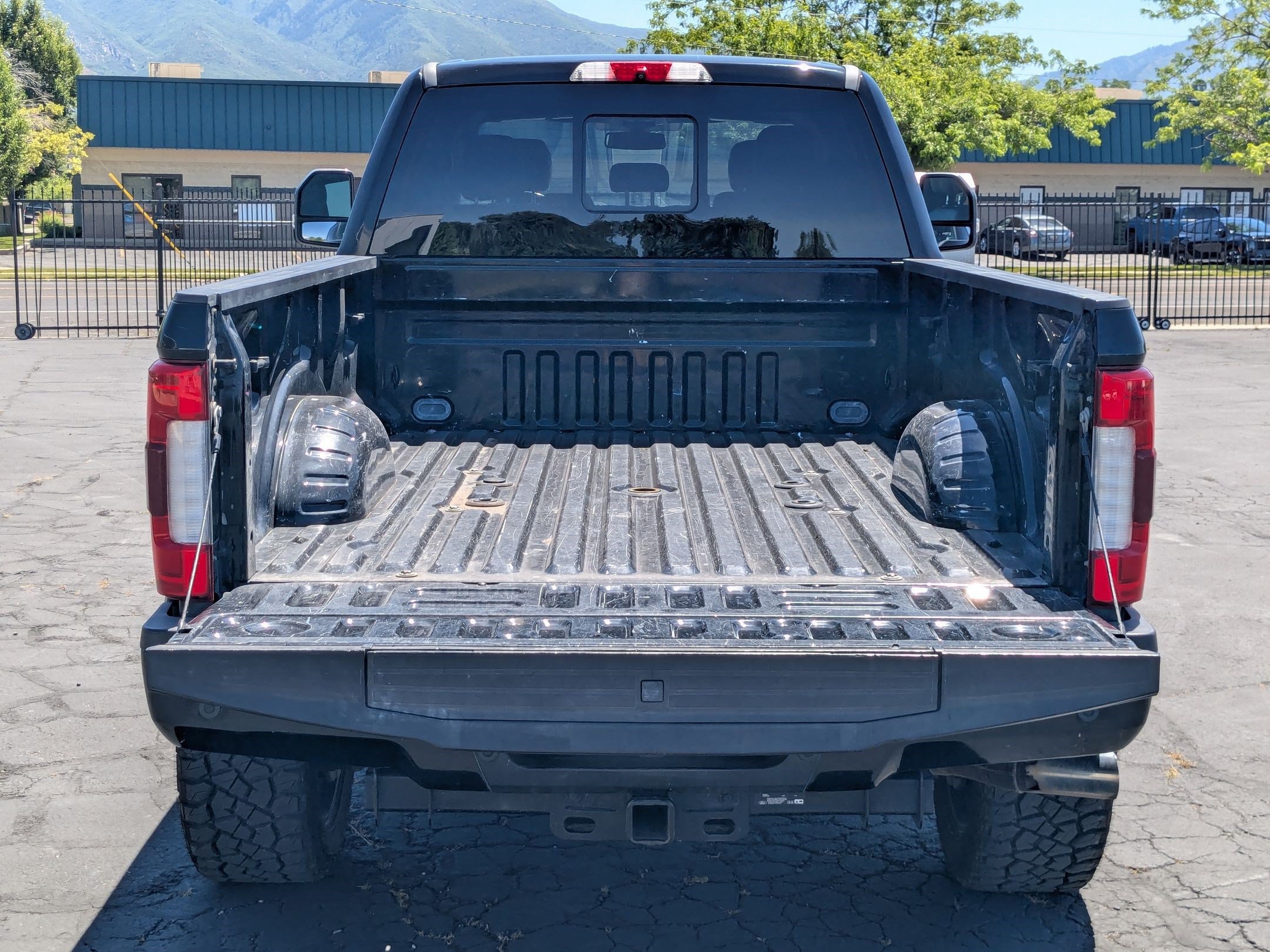 Used 2018 Ford F250 Platinum w/ Platinum Ultimate Package AWD/4WD image 38