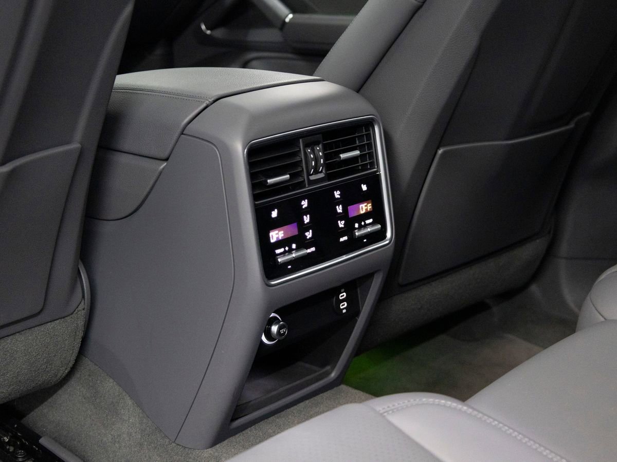 Certified 2023 Porsche Cayenne Coupe image 25
