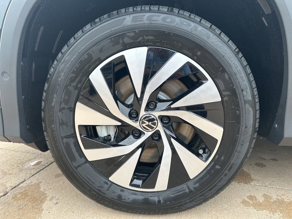 New 2025 Volkswagen Tiguan S image 9