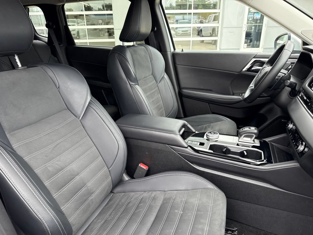 Used 2025 Mitsubishi Outlander SE AWD/4WD image 38