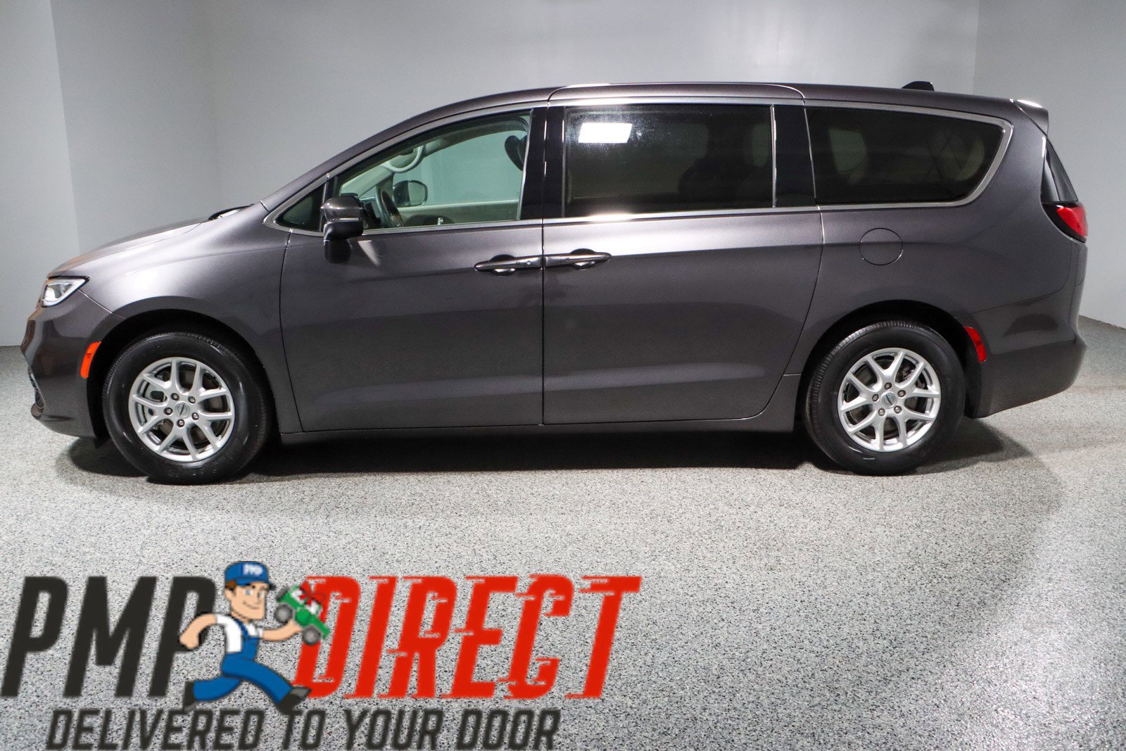 Used 2023 Chrysler Pacifica Touring-L image 10
