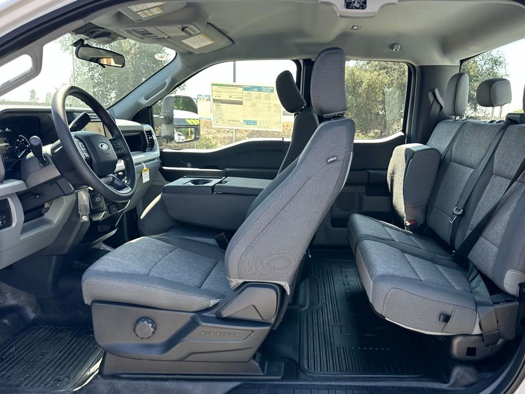New 2026 Ford F250 XL w/ XL Chrome Package image 25