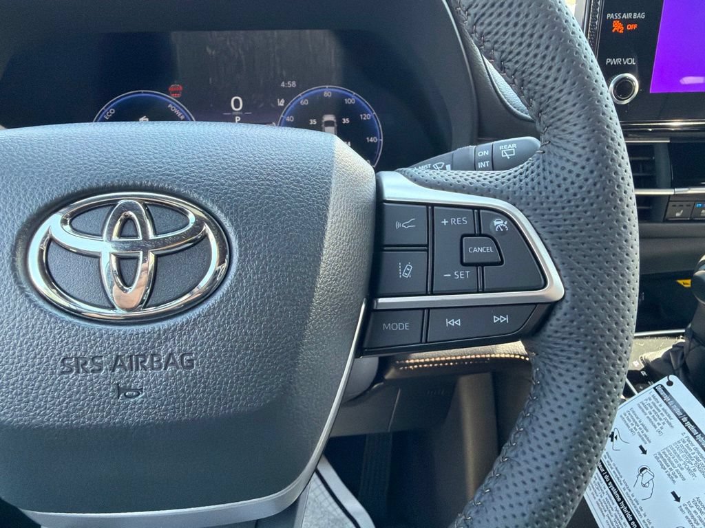Used 2026 Toyota Sienna Limited FWD image 25