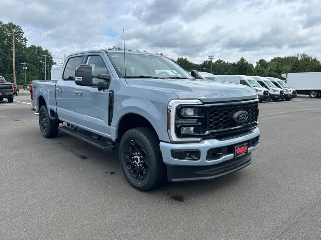 New 2026 Ford F250 Lariat w/ Black Appearance Package