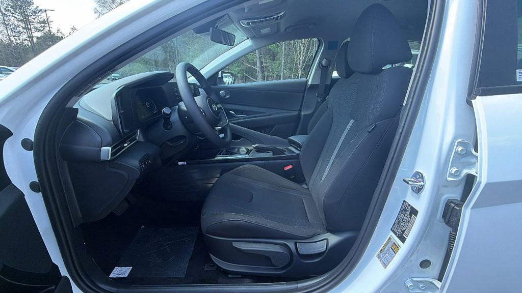 New 2026 Hyundai Elantra SE w/ Cargo Package image 9