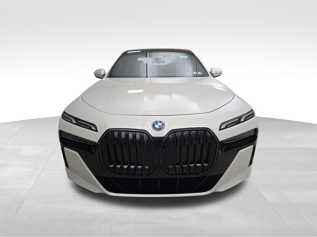 New 2026 BMW 750e xDrive AWD/4WD image 3