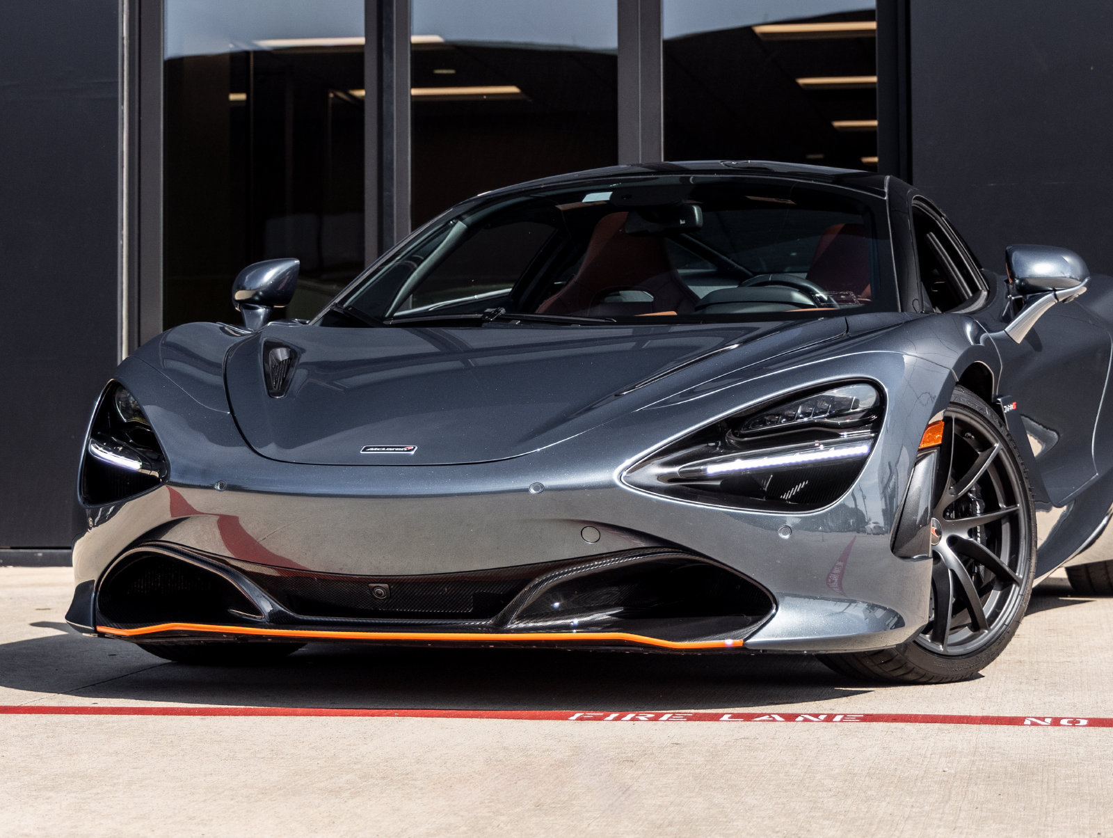 Used 2018 McLaren 720S RWD image 4