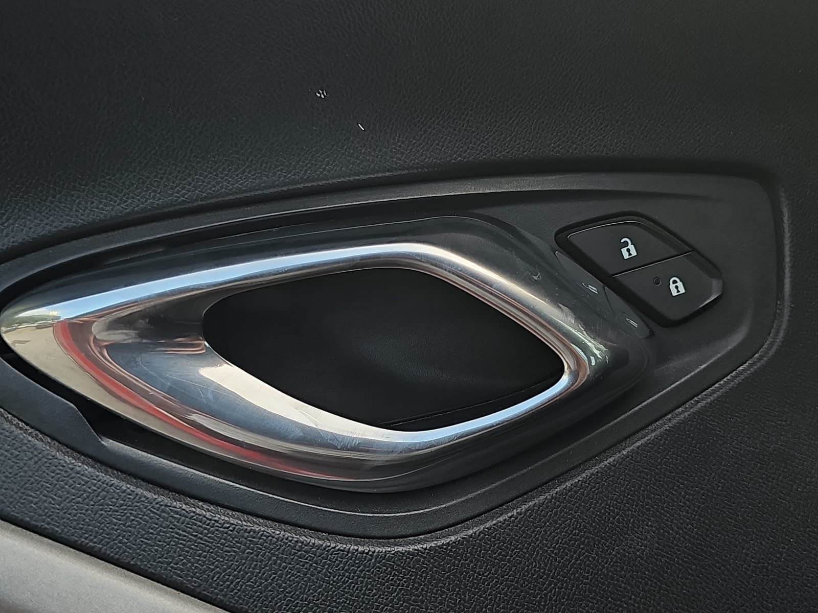 Used 2020 Chevrolet Camaro LT RWD image 23