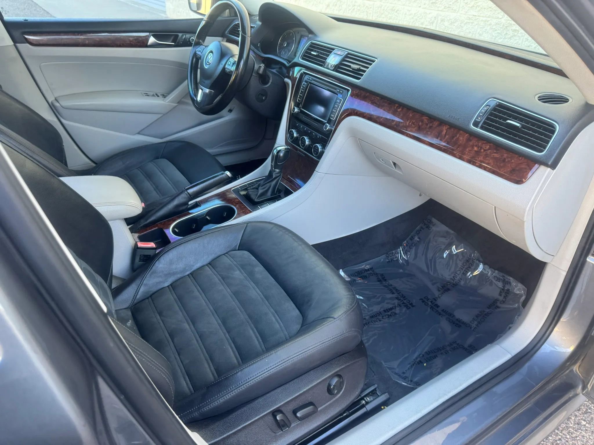 Used 2013 Volkswagen Passat TDI SEL Premium image 12