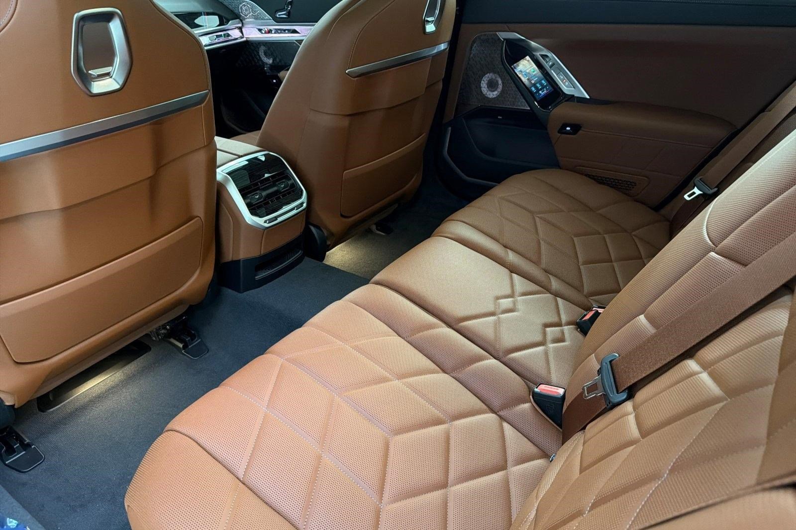 New 2026 BMW i7 eDrive50 w/ M Sport Package image 14