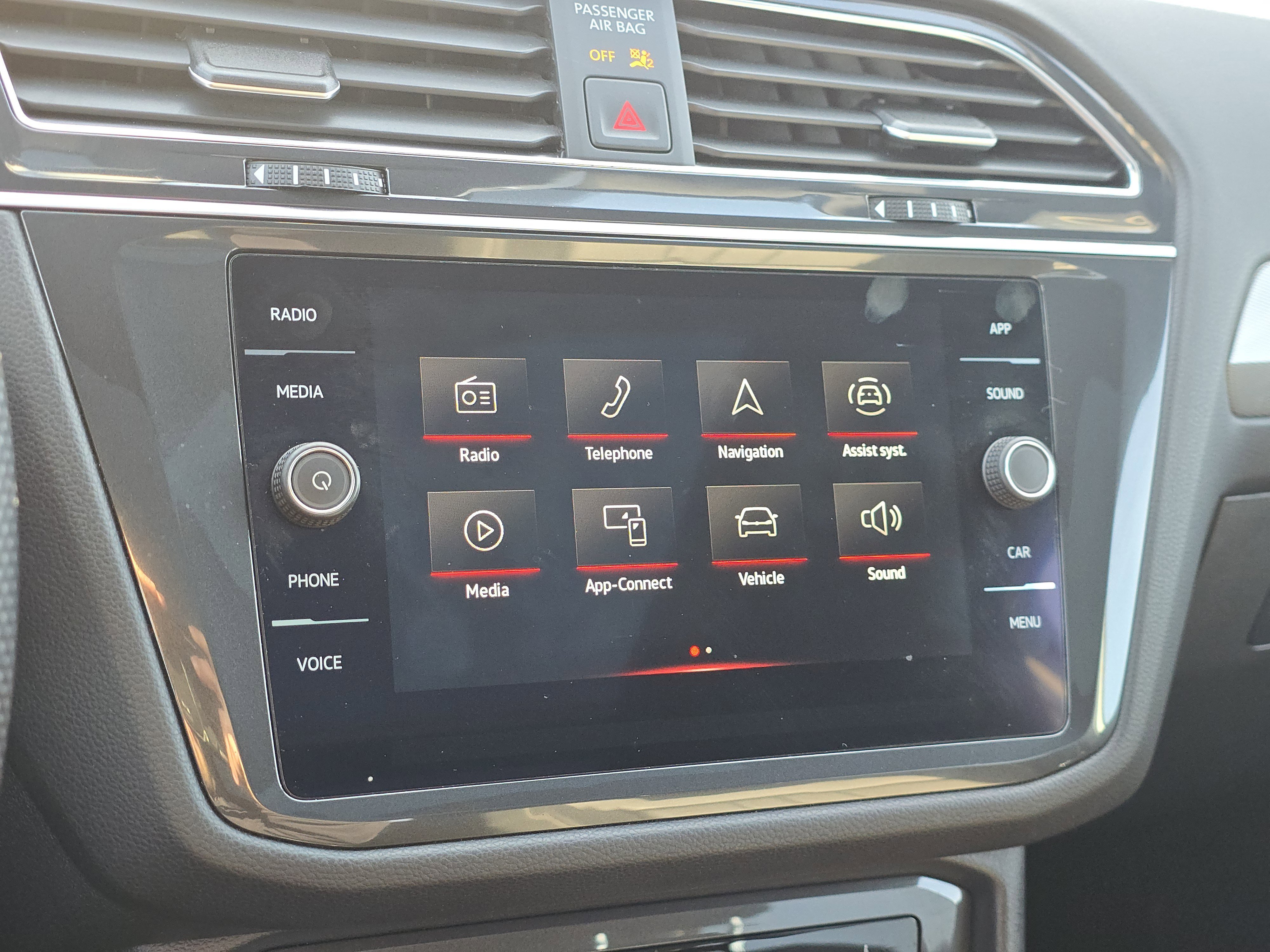 Used 2022 Volkswagen Tiguan SE R-Line image 24