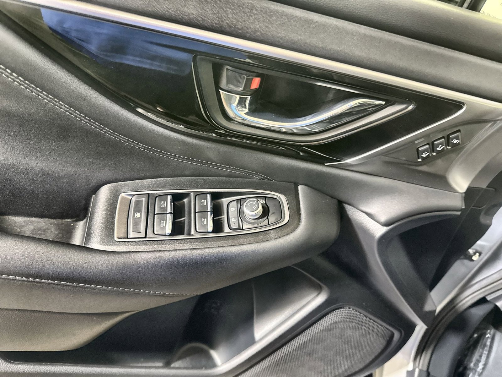 Used 2022 Subaru Outback Limited image 15