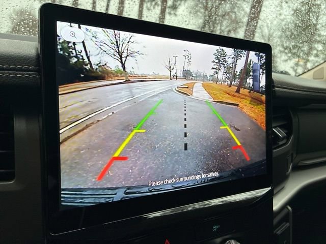 Used 2022 Ford Expedition XLT image 32