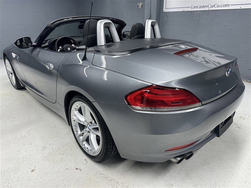 Used 2010 BMW Z4 sDrive30i image 3
