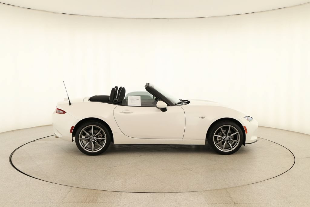 Used 2022 MAZDA MX-5 Miata Grand Touring w/ Weather Package RWD image 8