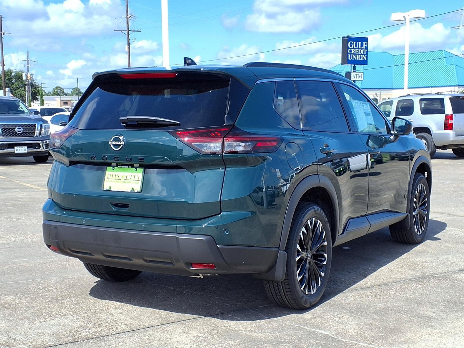 New 2026 Nissan Rogue Dark Armor FWD image 6