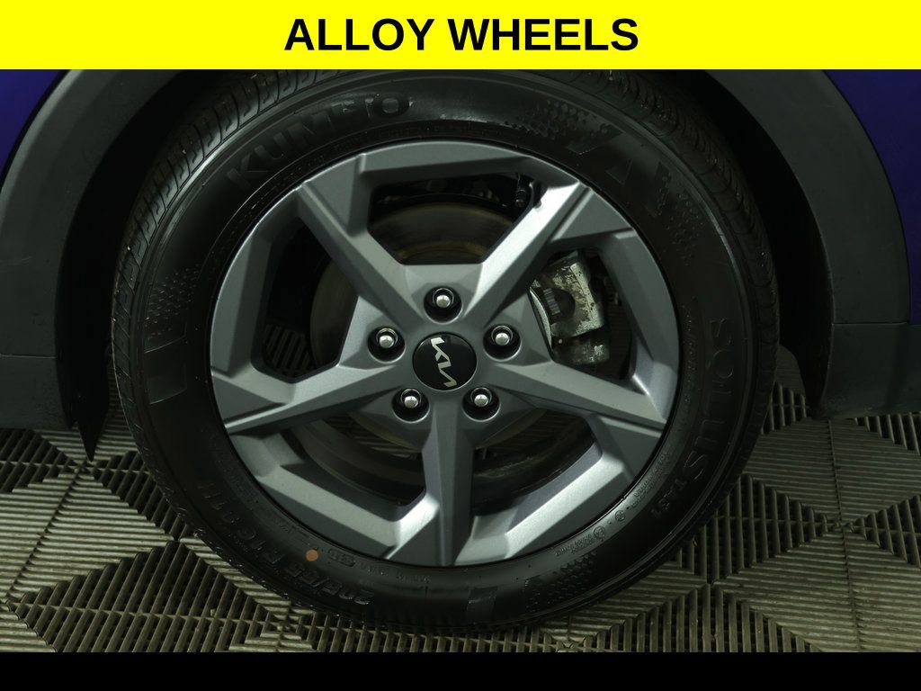 Used 2025 Kia K4 LXS image 9