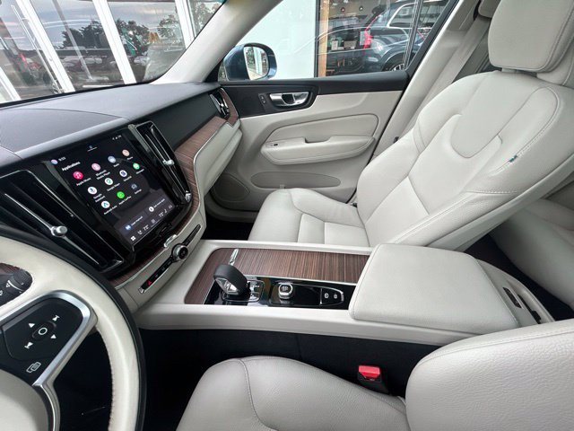 Used 2022 Volvo XC60 B5 Momentum w/ Climate Package AWD/4WD image 21