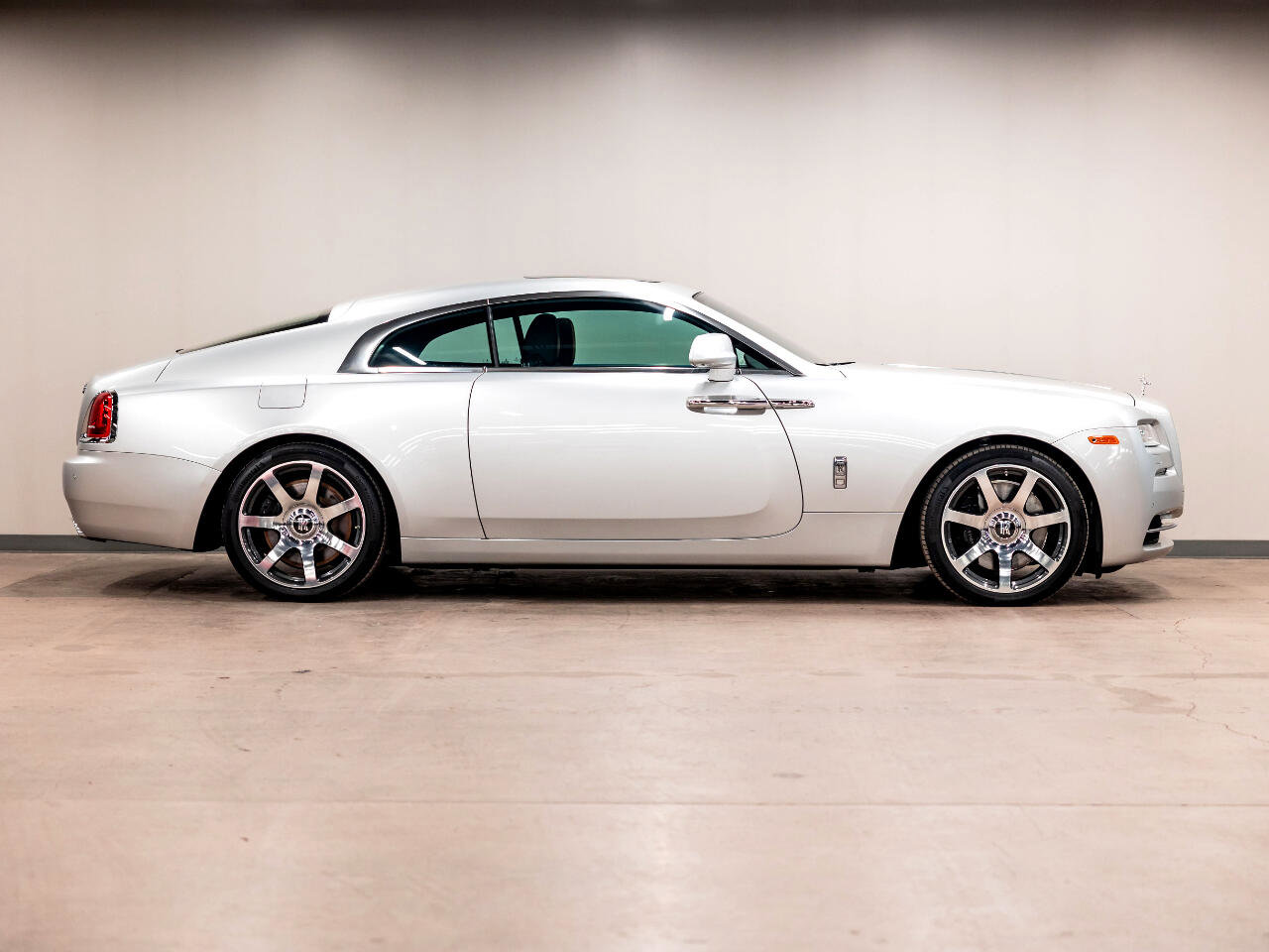 Used 2015 Rolls-Royce Wraith image 7
