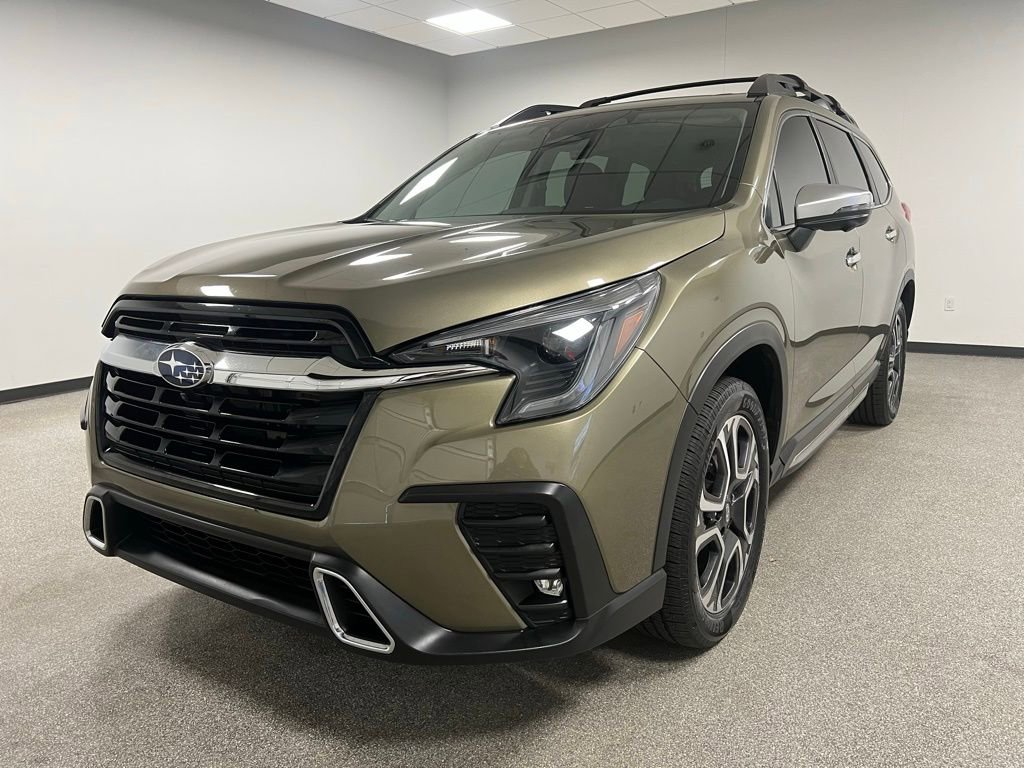 Used 2023 Subaru Ascent Touring image 4