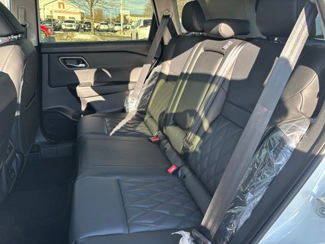 New 2026 Nissan Rogue Platinum w/ Tech Package AWD/4WD image 18