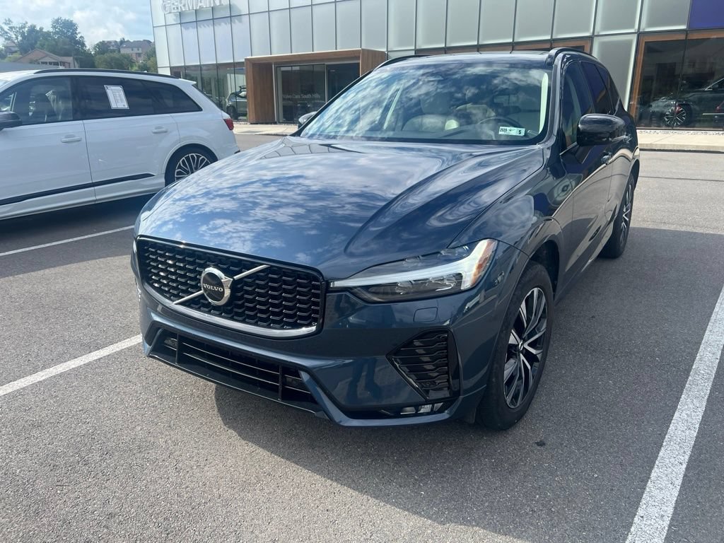 Used 2024 Volvo XC60 B5 Core w/ Climate Package AWD/4WD image 3
