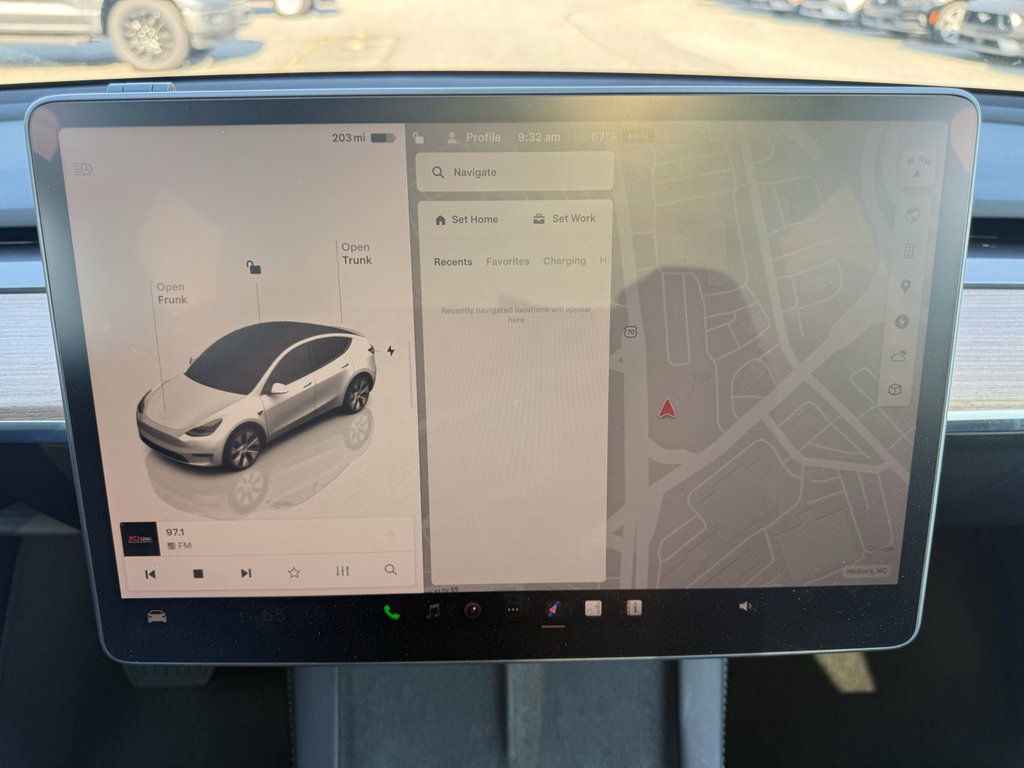 Used 2022 Tesla Model Y Long Range image 16
