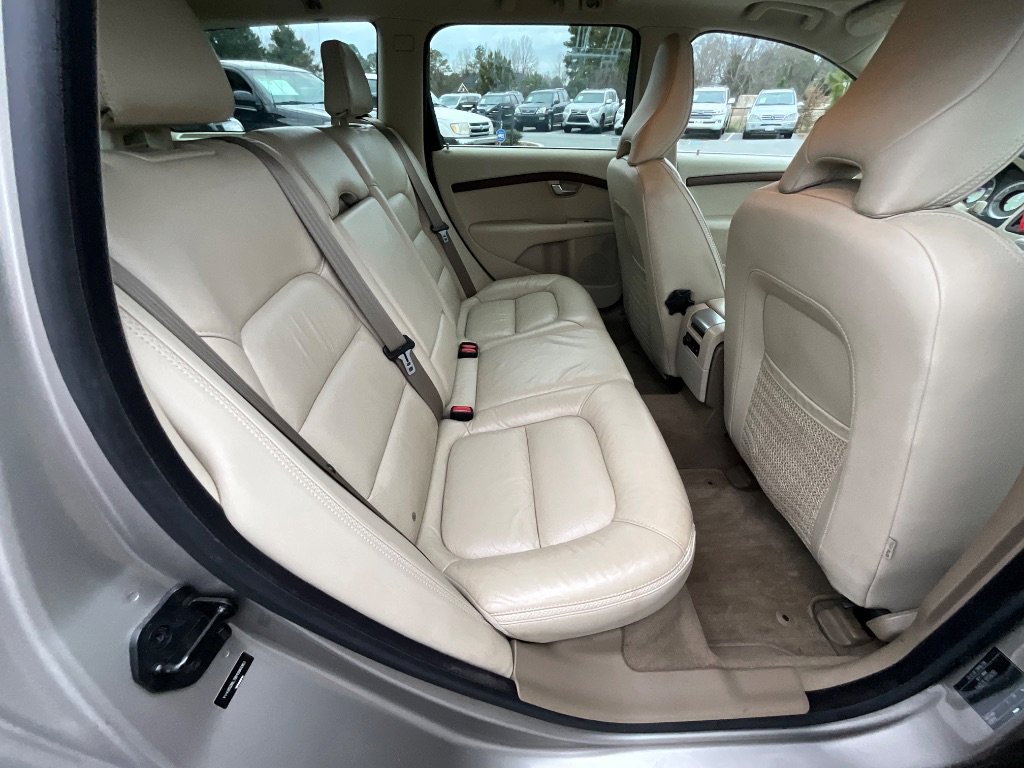 Used 2011 Volvo XC70 3.2 FWD image 28