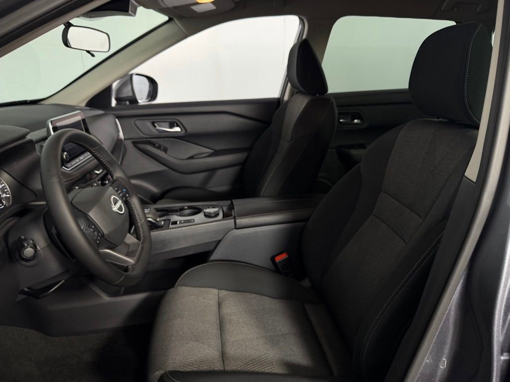 Used 2026 Nissan Rogue SV w/ Cold Weather Package image 21