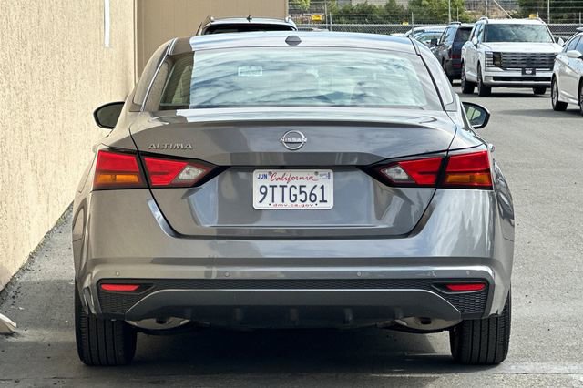 Used 2025 Nissan Altima 2.5 SV FWD image 7