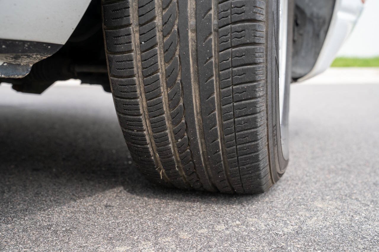 Used 1998 Jaguar XJ8 L RWD image 43