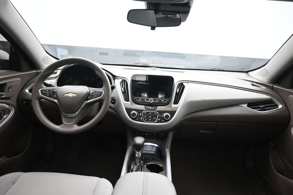 Used 2022 Chevrolet Malibu LT FWD image 35