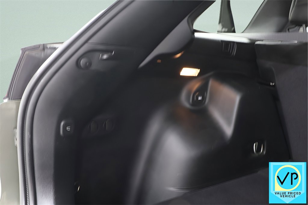 Used 2020 Jeep Cherokee Limited image 29