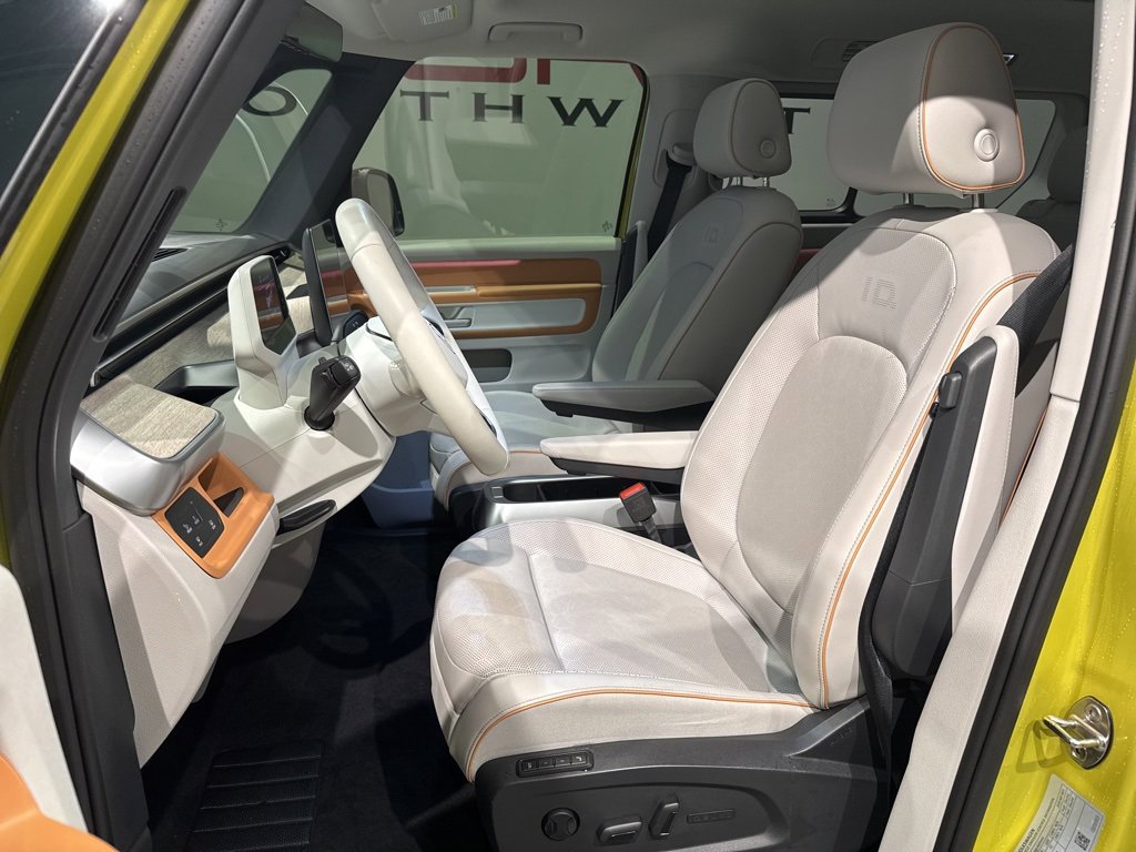 Used 2025 Volkswagen ID. Buzz 1st Edition image 12