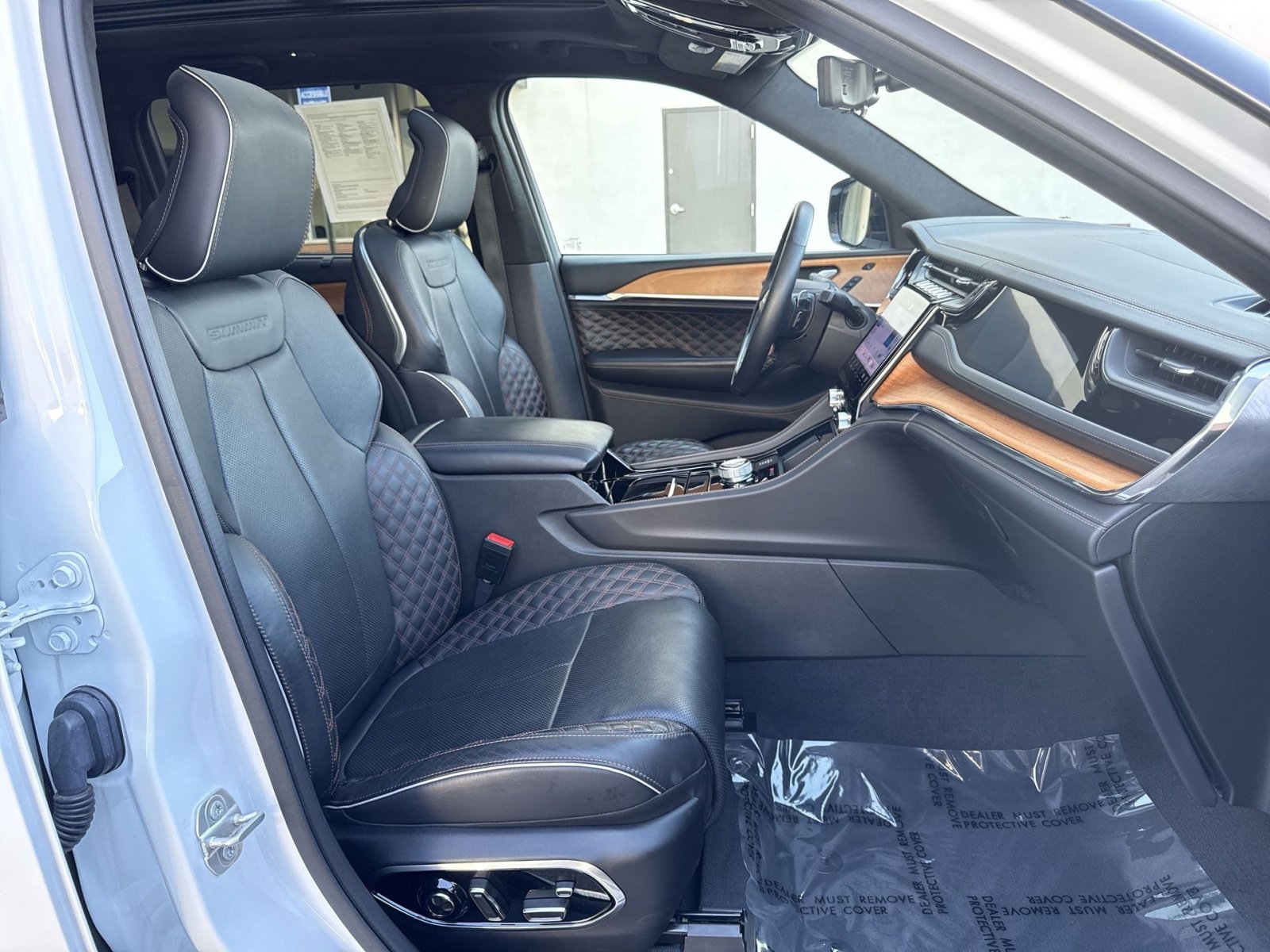 Used 2023 Jeep Grand Cherokee Summit image 27