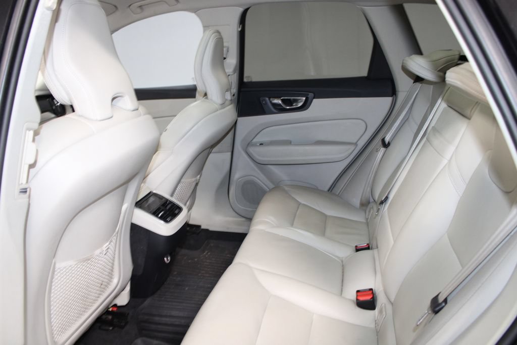 Used 2020 Volvo XC60 T5 Inscription FWD image 18