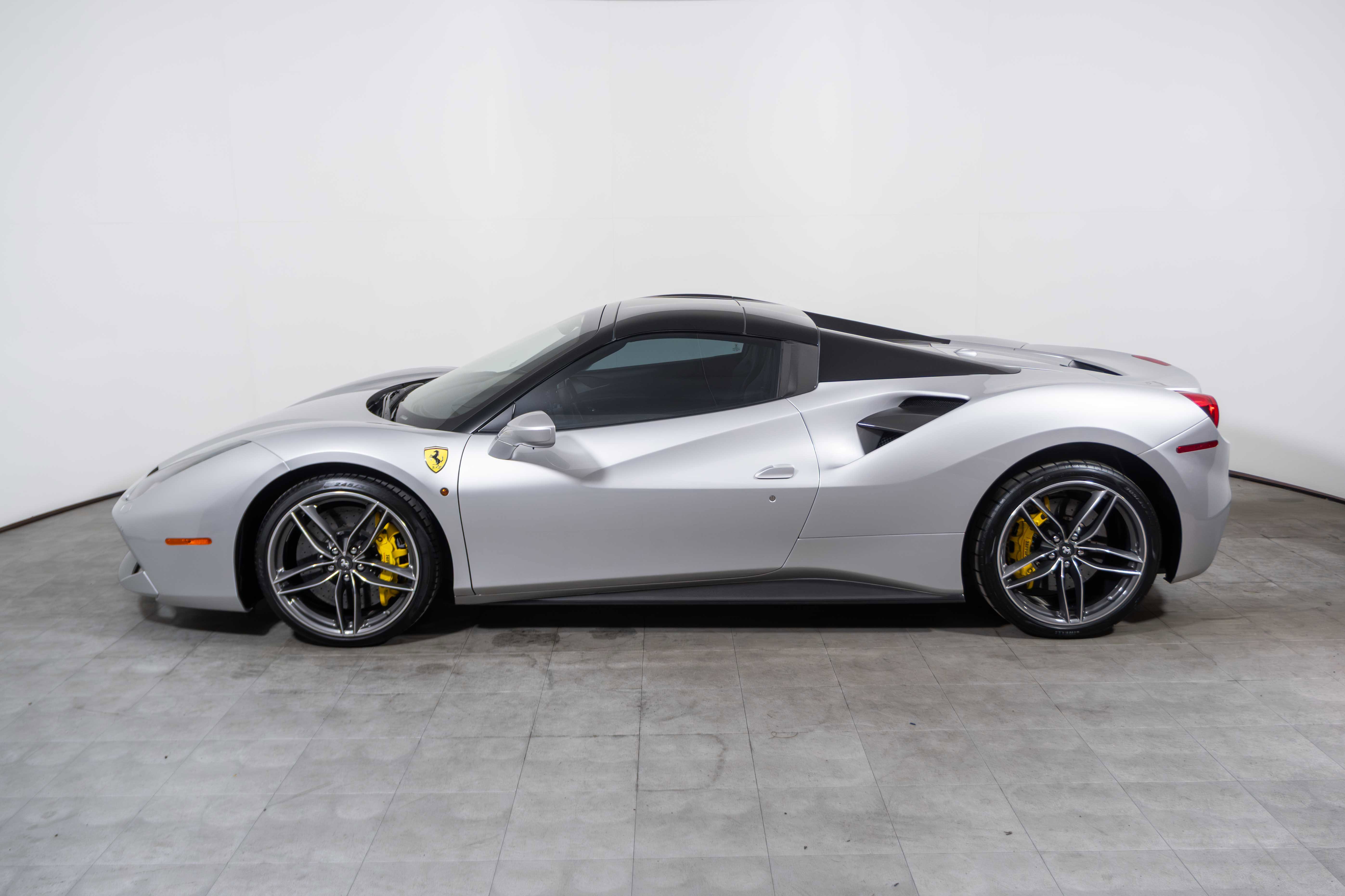 Used 2016 Ferrari 488 Spider image 14