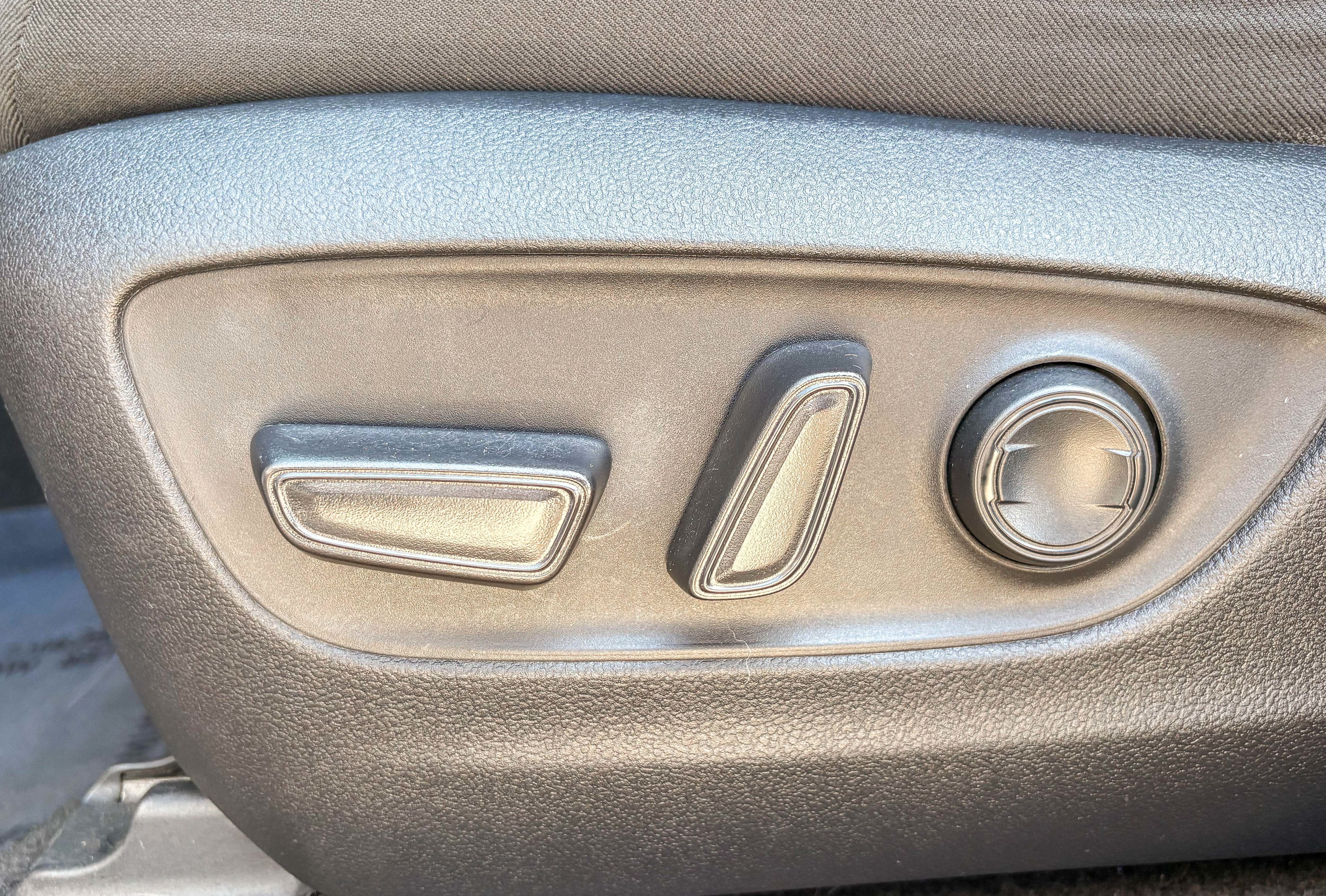 Used 2022 Toyota RAV4 XLE AWD/4WD image 21