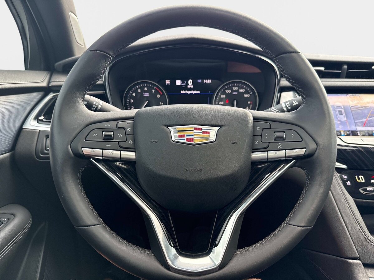 Used 2025 Cadillac XT6 Premium Luxury w/ Technology Package AWD/4WD image 29