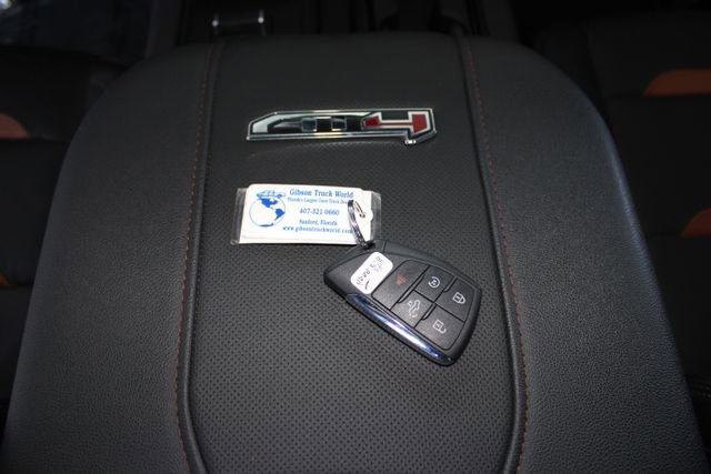 Used 2024 GMC Sierra 2500 AT4 w/ AT4 Premium Plus Package AWD/4WD image 30