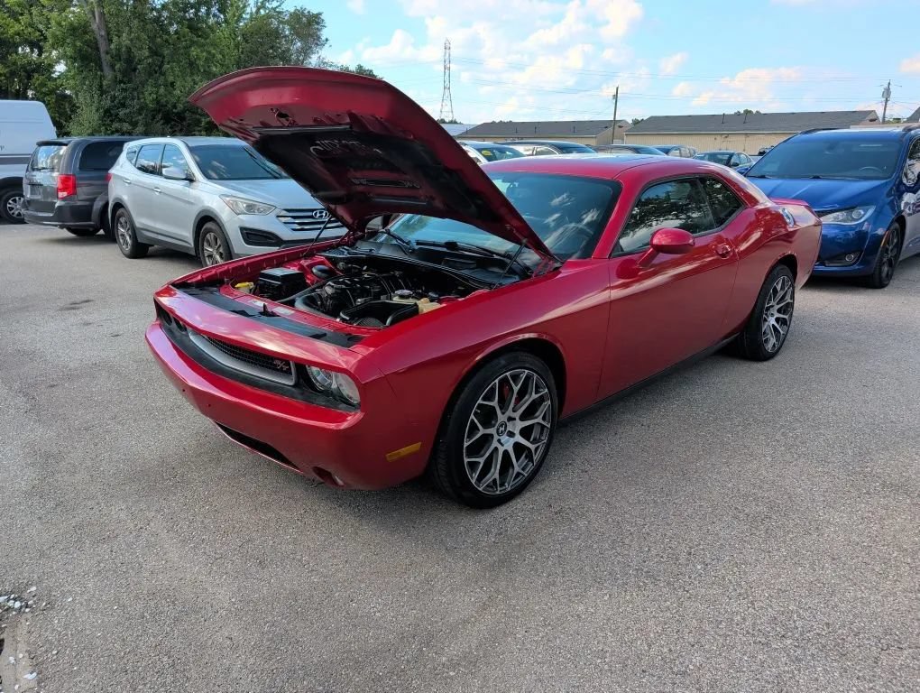 Used 2013 Dodge Challenger R/T Plus RWD image 2