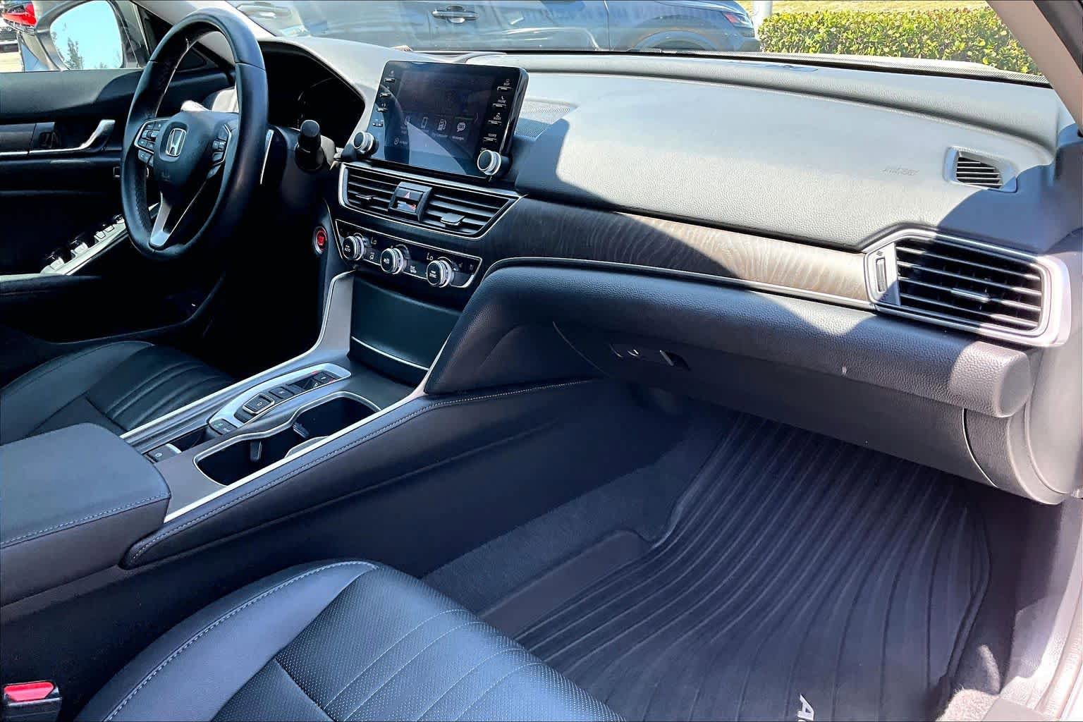 Used 2021 Honda Accord Touring image 19