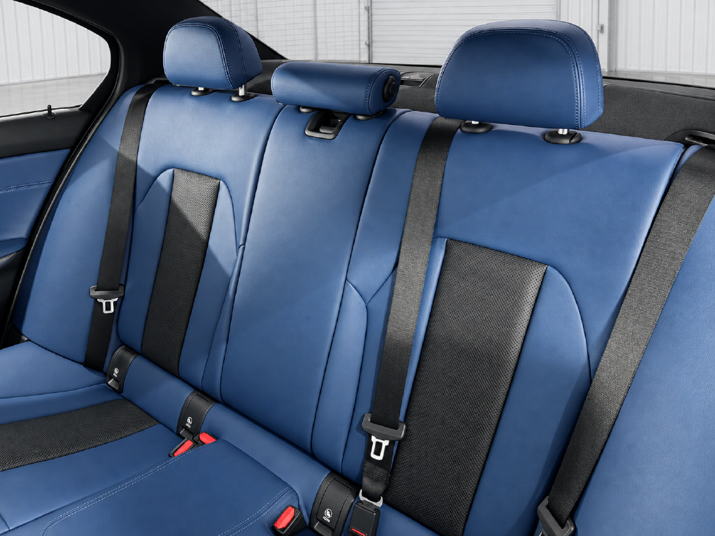 Used 2022 BMW M3 w/ Executive Package RWD image 40