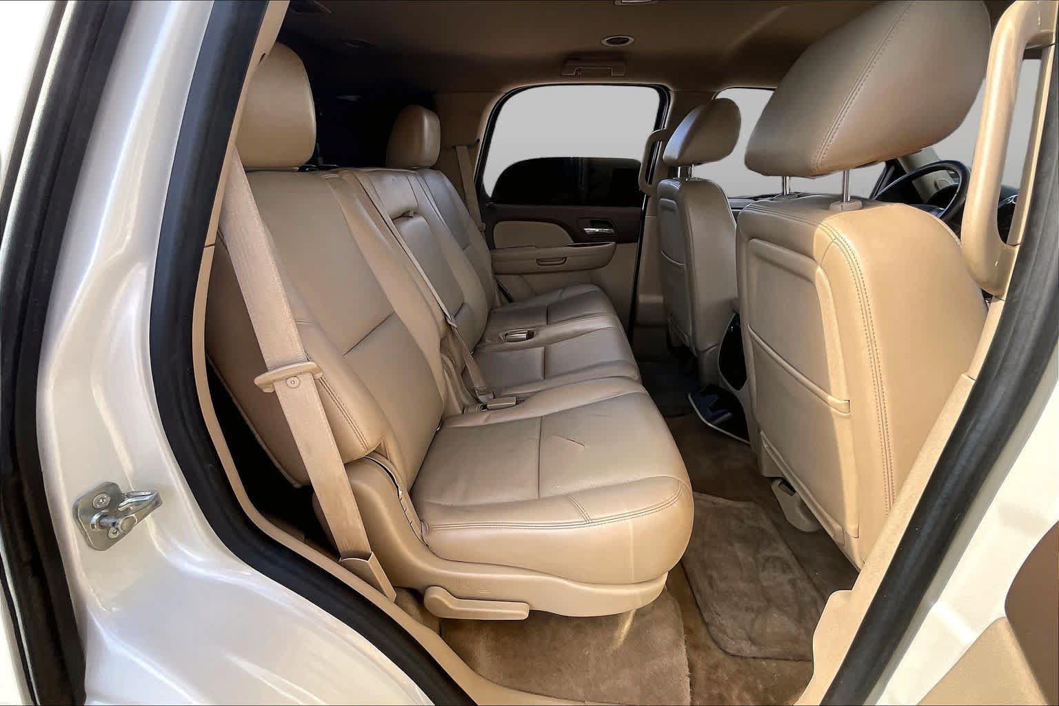 Used 2011 Chevrolet Tahoe LTZ RWD image 17