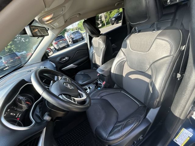 Used 2018 Jeep Cherokee Latitude Plus w/ Cold Weather Group AWD/4WD image 15