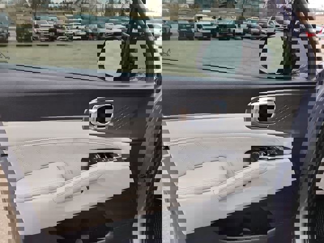 Used 2023 Kia Sorento SX image 23